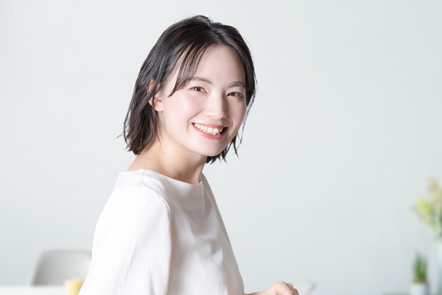 笑顔の女性